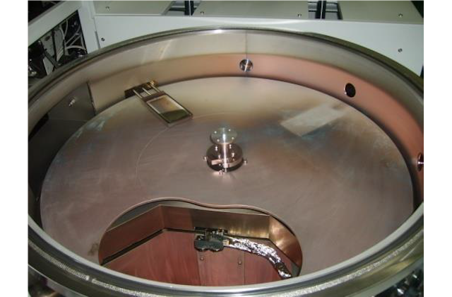 Рабочая камера под подложкодержателем